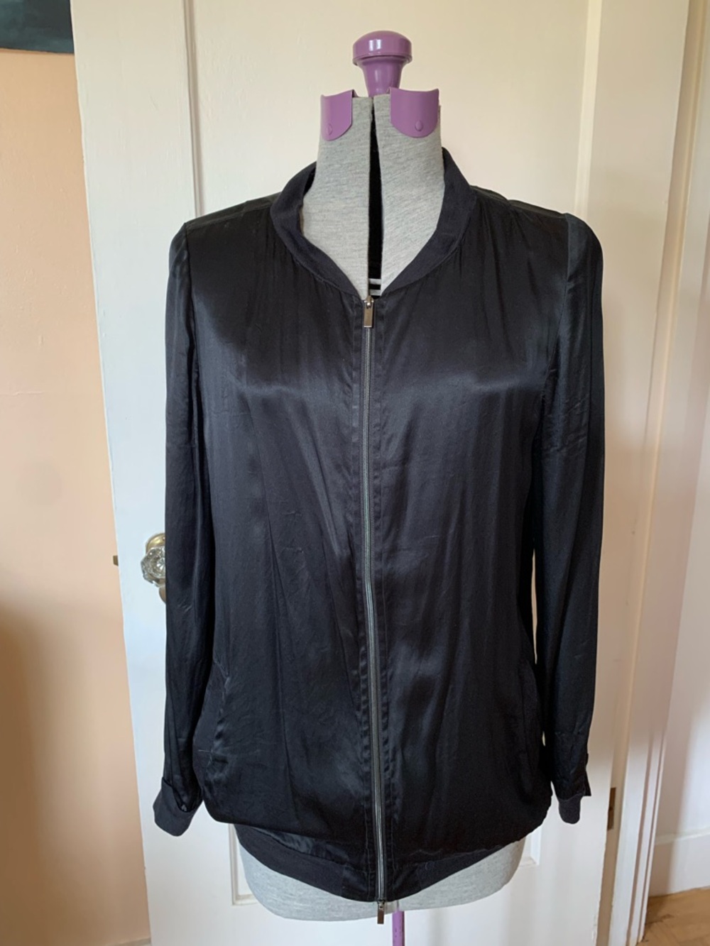 YUMMIE M Bomber Jacket 100% Silk Satin Double Zip Black Longline Pockets Light